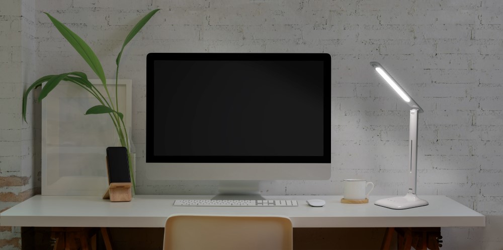 LAMPARA LED 8W 5 NIV ILUM P/ESCRITORIO