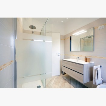 ARBOTANTE DECORATIVO LINEAL 8W